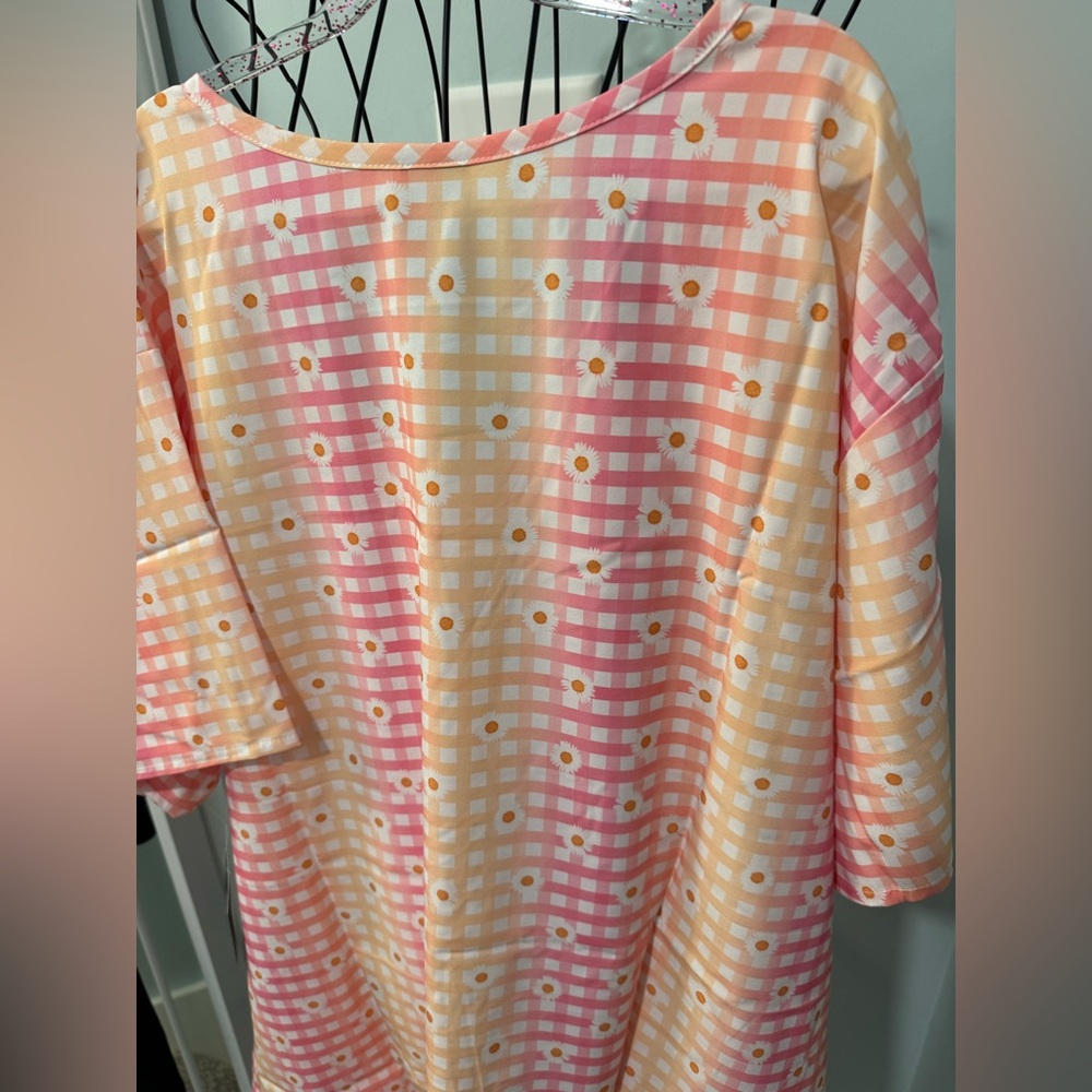 New Zoe + Chloe “Check Up” Pink Yellow Plaid Daisy 3X 3XL V neck scrub top Women - Picture 12 of 12